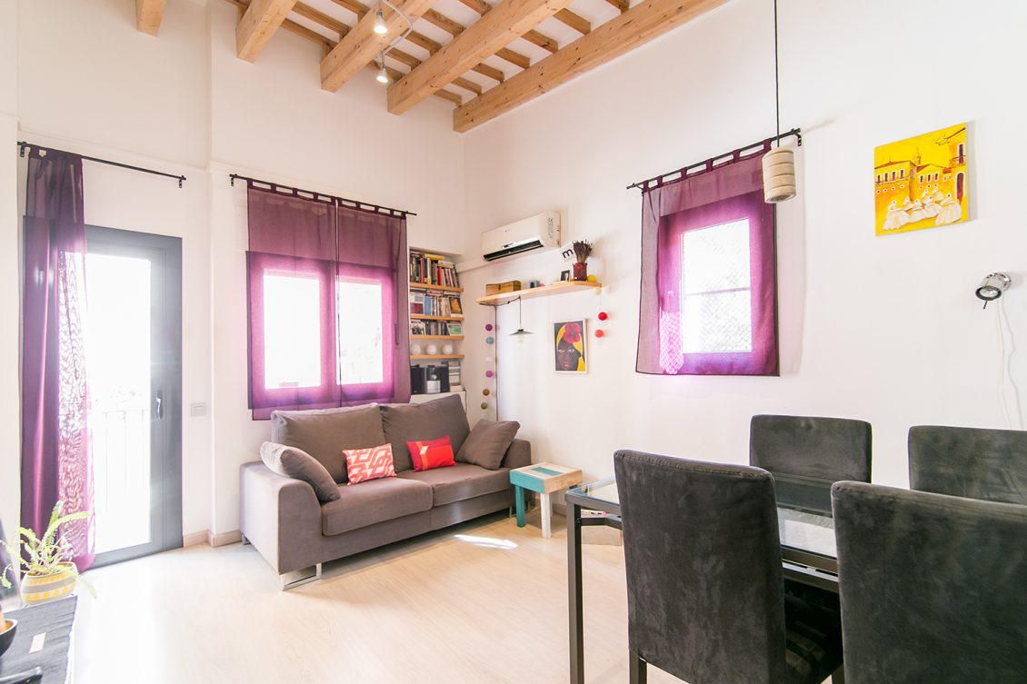 Sala d'estar de Apartament de lloguer en  Barcelona Capital amb Aire condicionat, Calefacció i Parquet