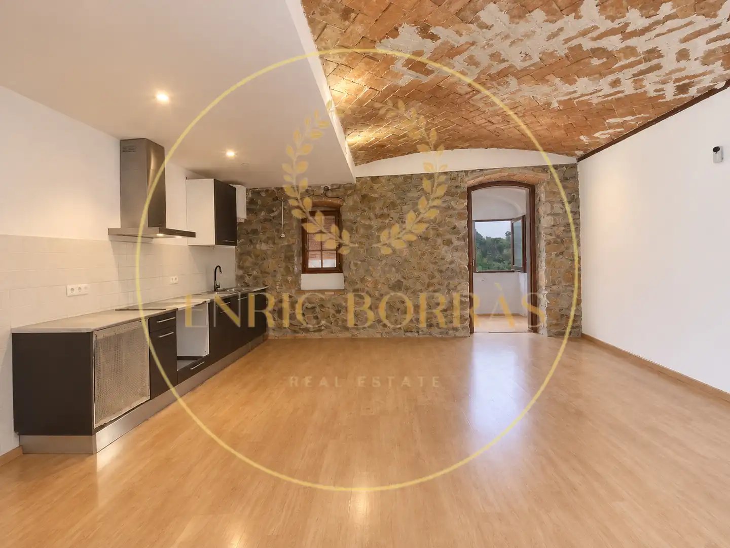 Piso con terraza en venta en Carrer Orient 8