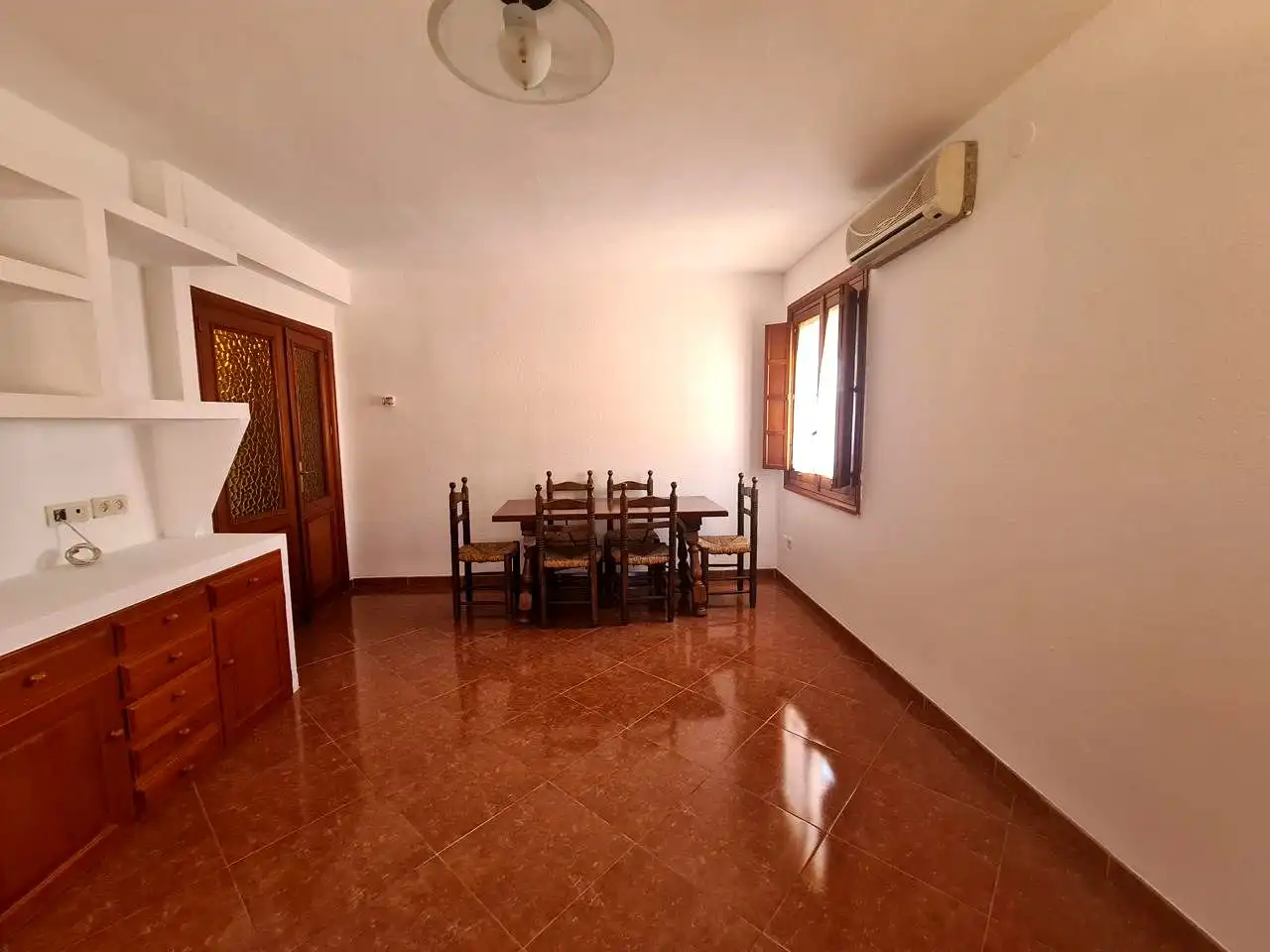 Comedor de Piso en venta en La Adrada  con Aire acondicionado, Terraza y Amueblado