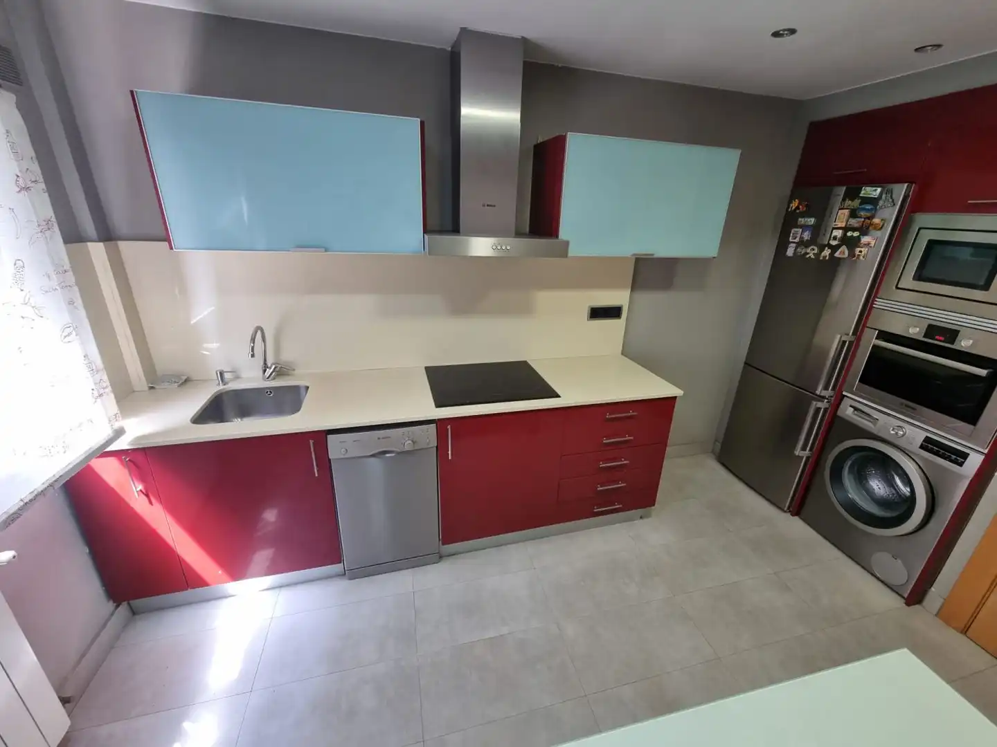 Cocina de Piso en venta en Gijón  con Calefacción y Trastero