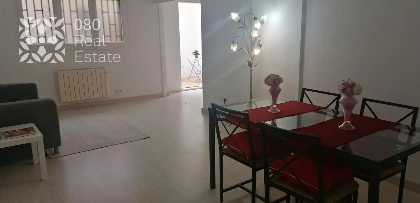 Menjador de Planta baixa en venda en Barcelona amb Parquet i Terrassa