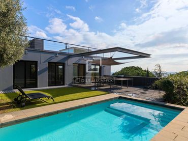 Villa con piscina in vendita a Premià de Dalt