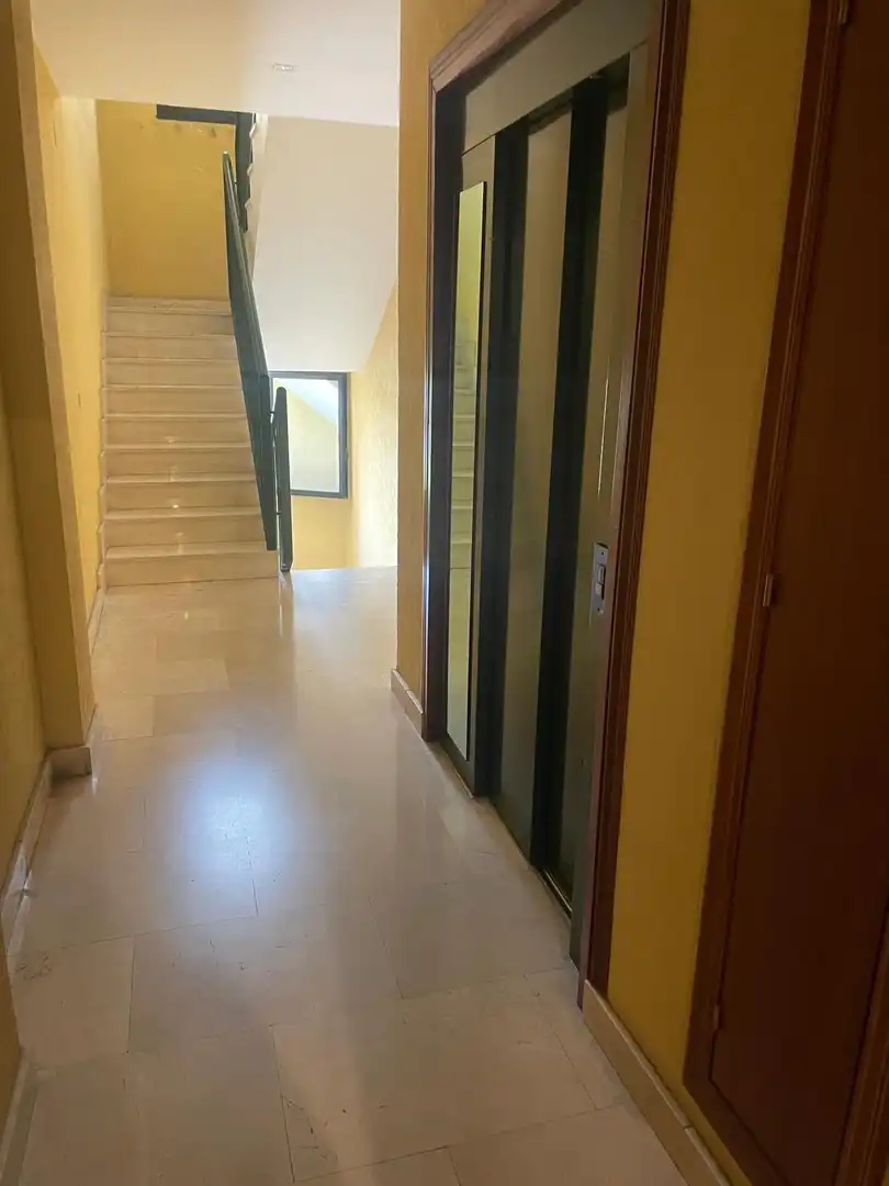 Office for sale in Valladolid  with Air Conditioner
