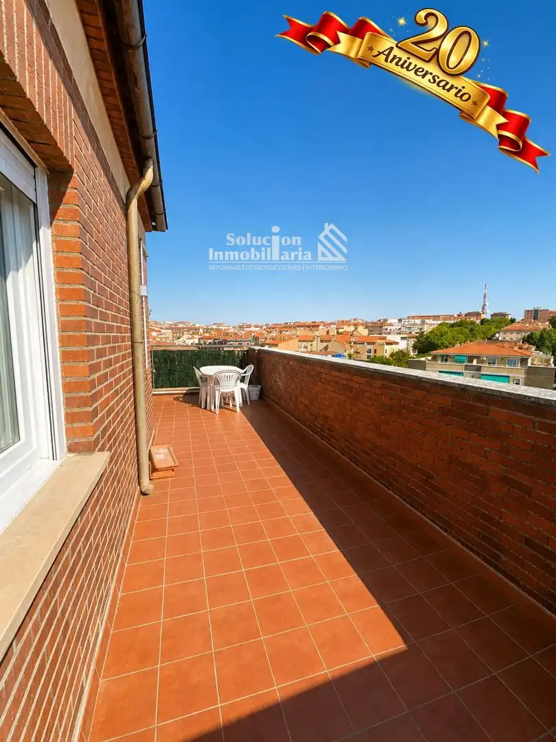 Terraza de Ático de alquiler en Salamanca con Calefacción, Terraza y Amueblado