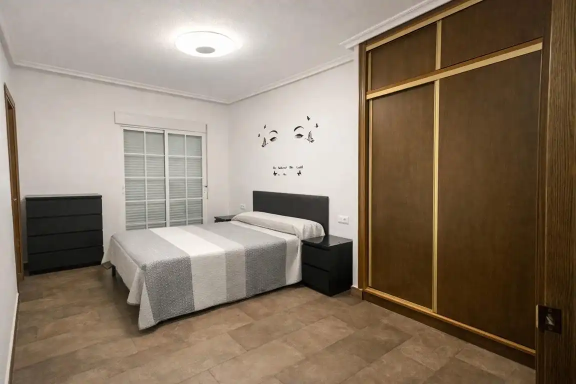 Dormitori de Apartament en venda en Catral amb Terrassa, Moblat i Balcó