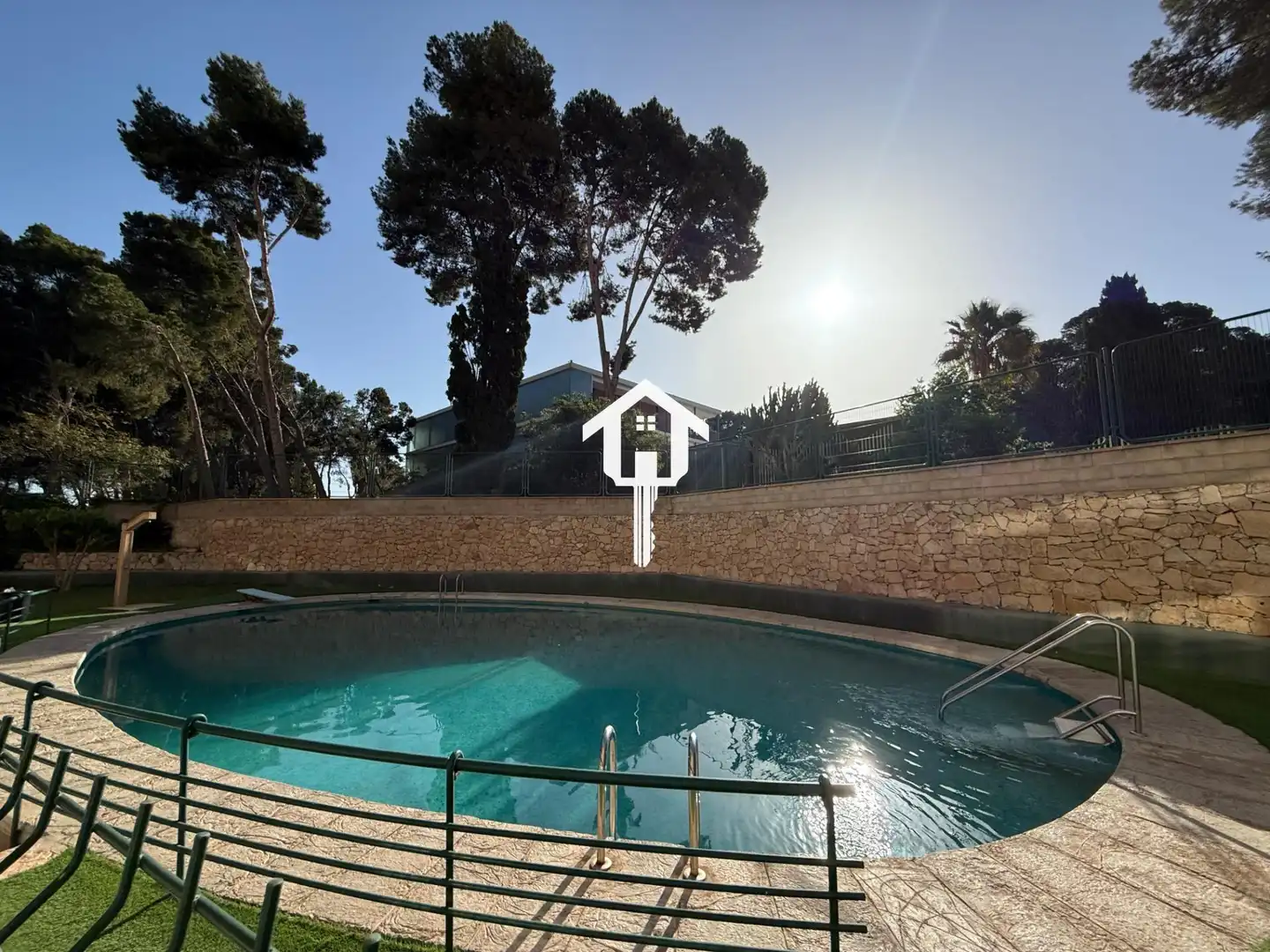 Piscina de Pis en venda en Alicante / Alacant amb Aire condicionat, Jardí privat i Terrassa