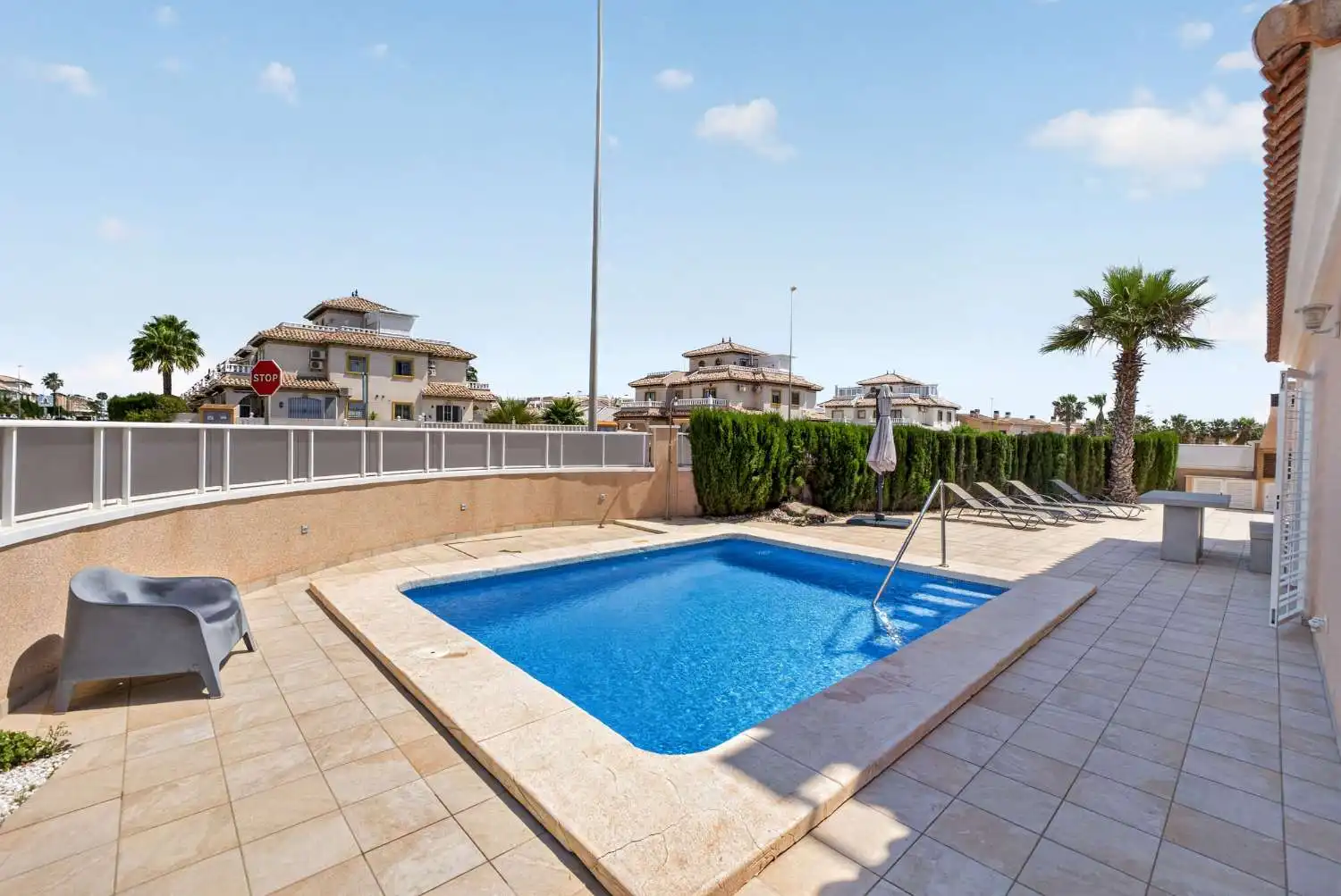 Piscina de Casa adosada en venta en Orihuela con Aire acondicionado, Calefacción y Terraza