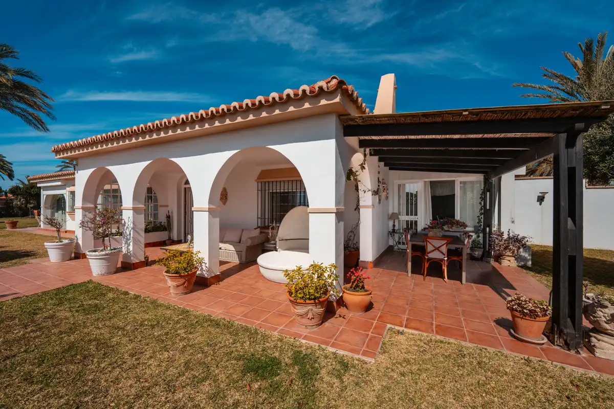 Jardí de Casa o xalet en venda en Marbella amb Aire condicionat, Jardí privat i Piscina