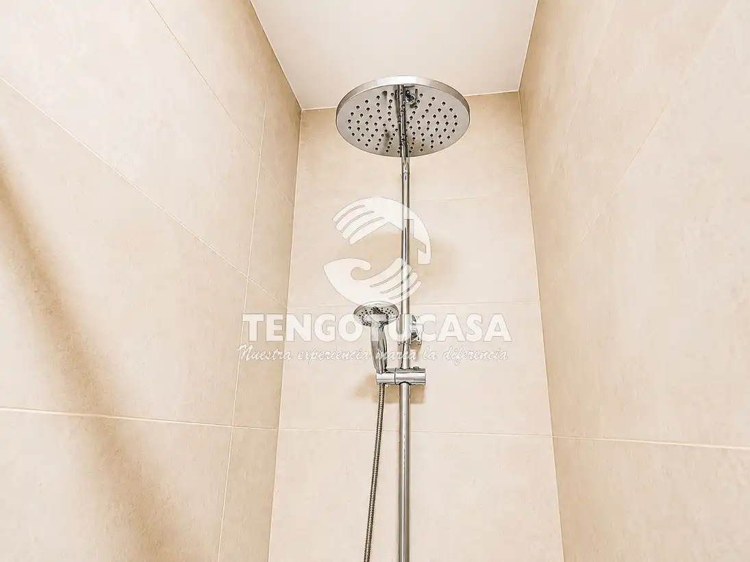 Badezimmer von Wohnung zum Verkauf in Madrid mit Klimaanlage, Heizung und Terrasse