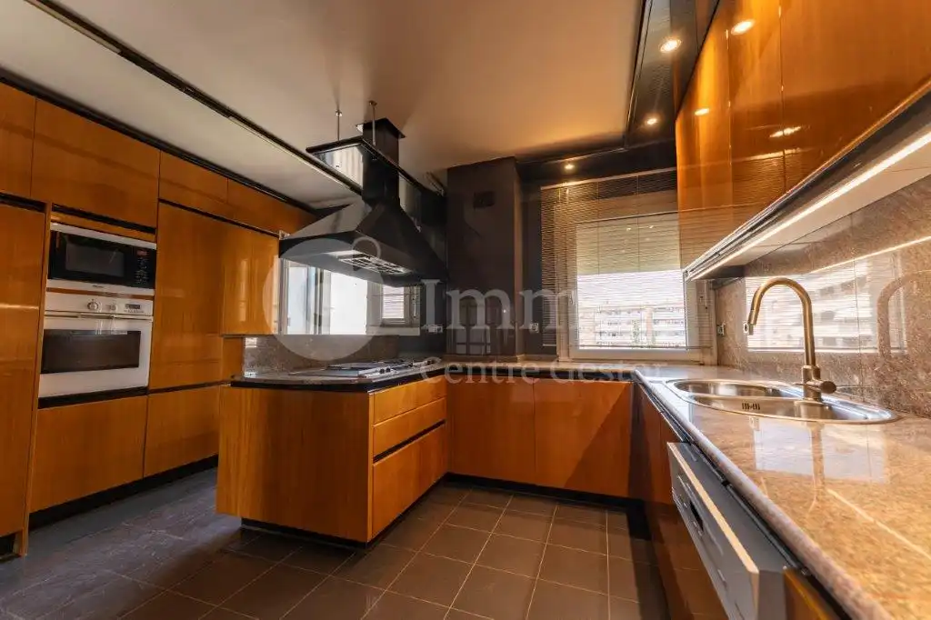 Cocina de Dúplex en venta en Lleida con Aire acondicionado, Calefacción y Parquet