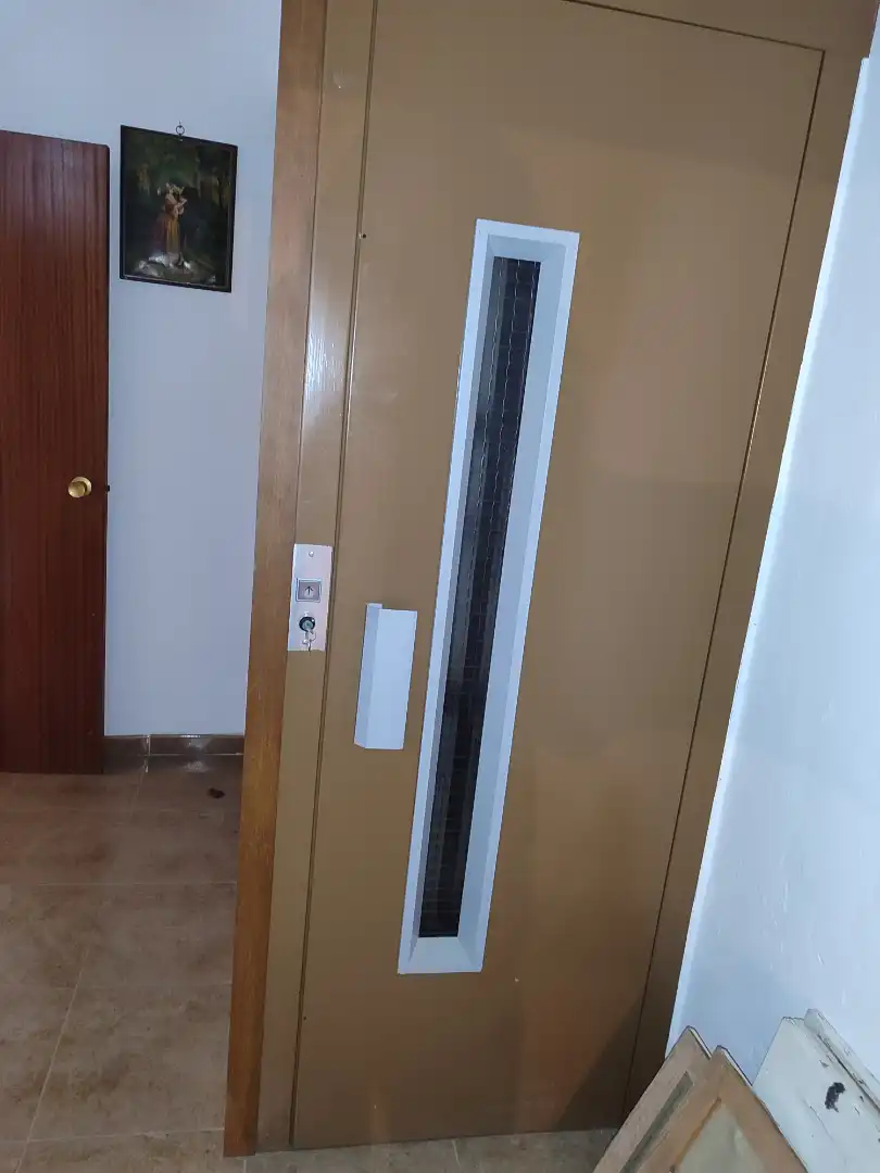 Casa adosada en venta en Ayora
