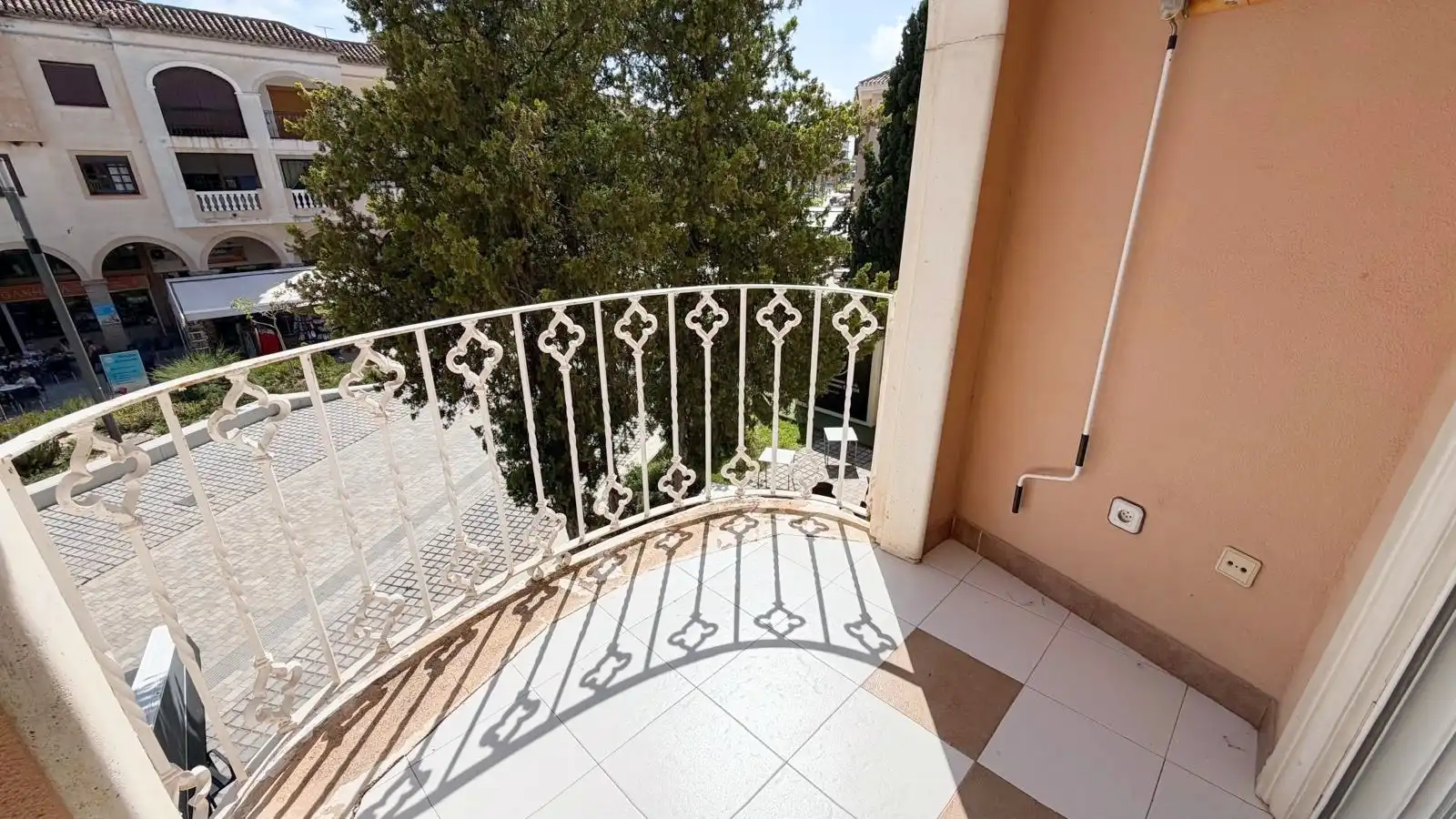 Terraza de Piso en venta en Los Alcázares con Piscina, Amueblado y Horno