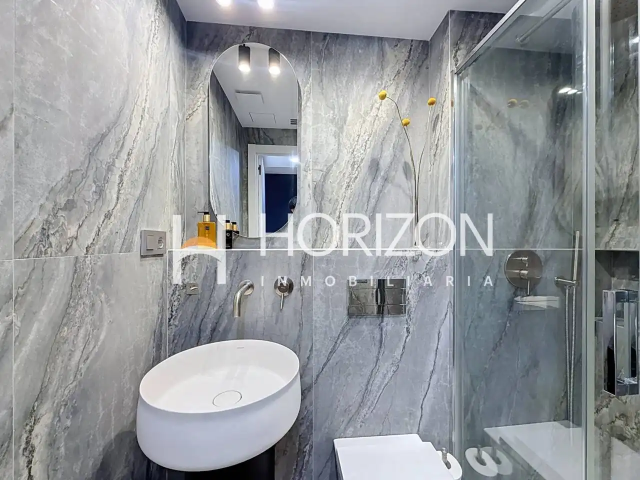 Bathroom of Flat for sale in Barcelona  with Air Conditioner, Heating and Parquet flooring