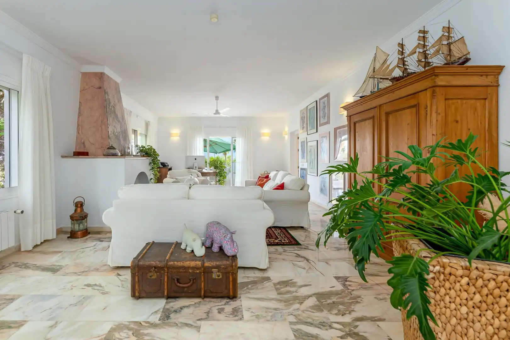 Sala d'estar de Casa o xalet en venda en Alhaurín El Grande amb Aire condicionat, Calefacció i Jardí privat