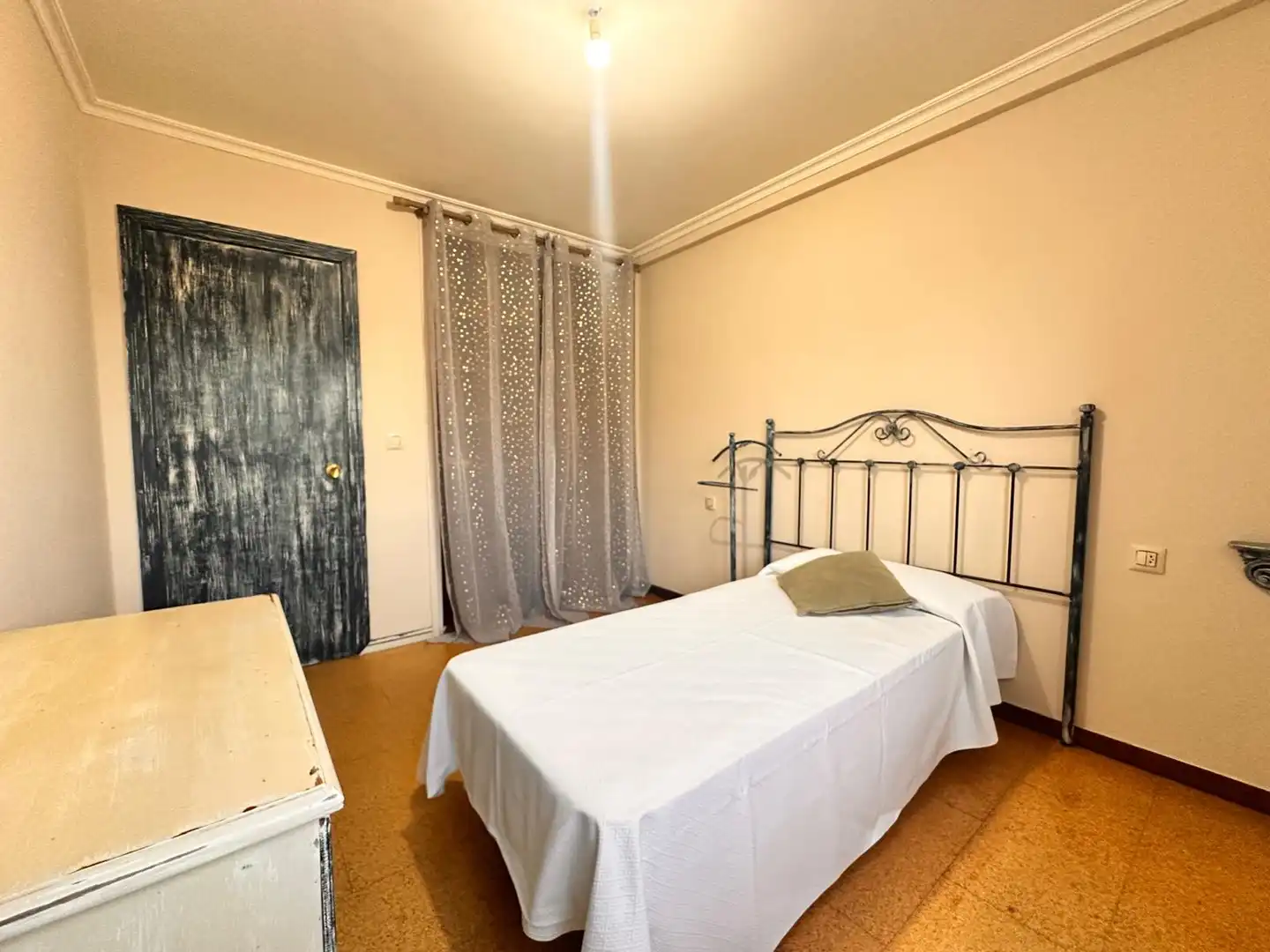 Bedroom of Flat for rent in Vigo   with Furnished, Oven and Washing machine