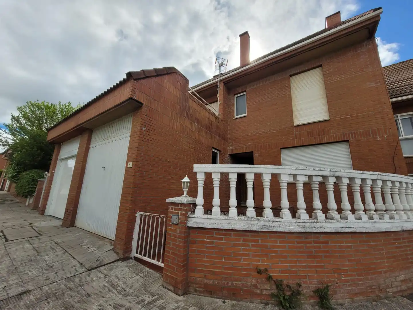Vista exterior de Casa adosada en venda en Carrascal de Barregas amb Calefacció, Jardí privat i Parquet