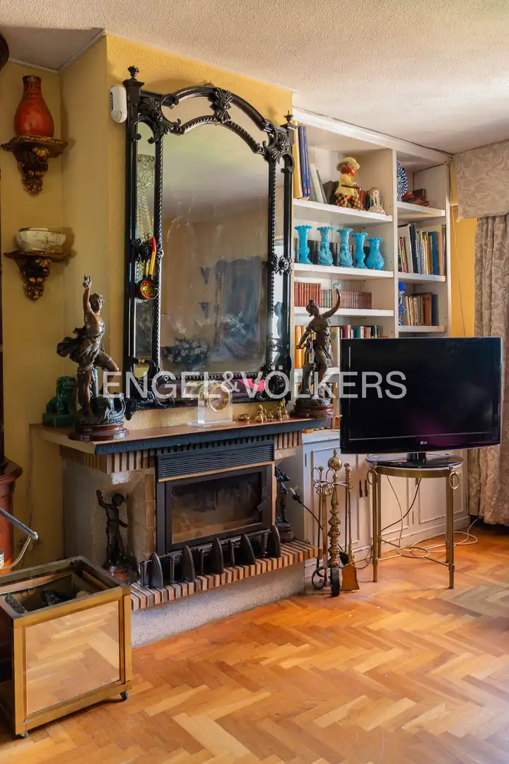 Living room of Houses for sale in Madrid  with Air Conditioner, Heating and Private garden