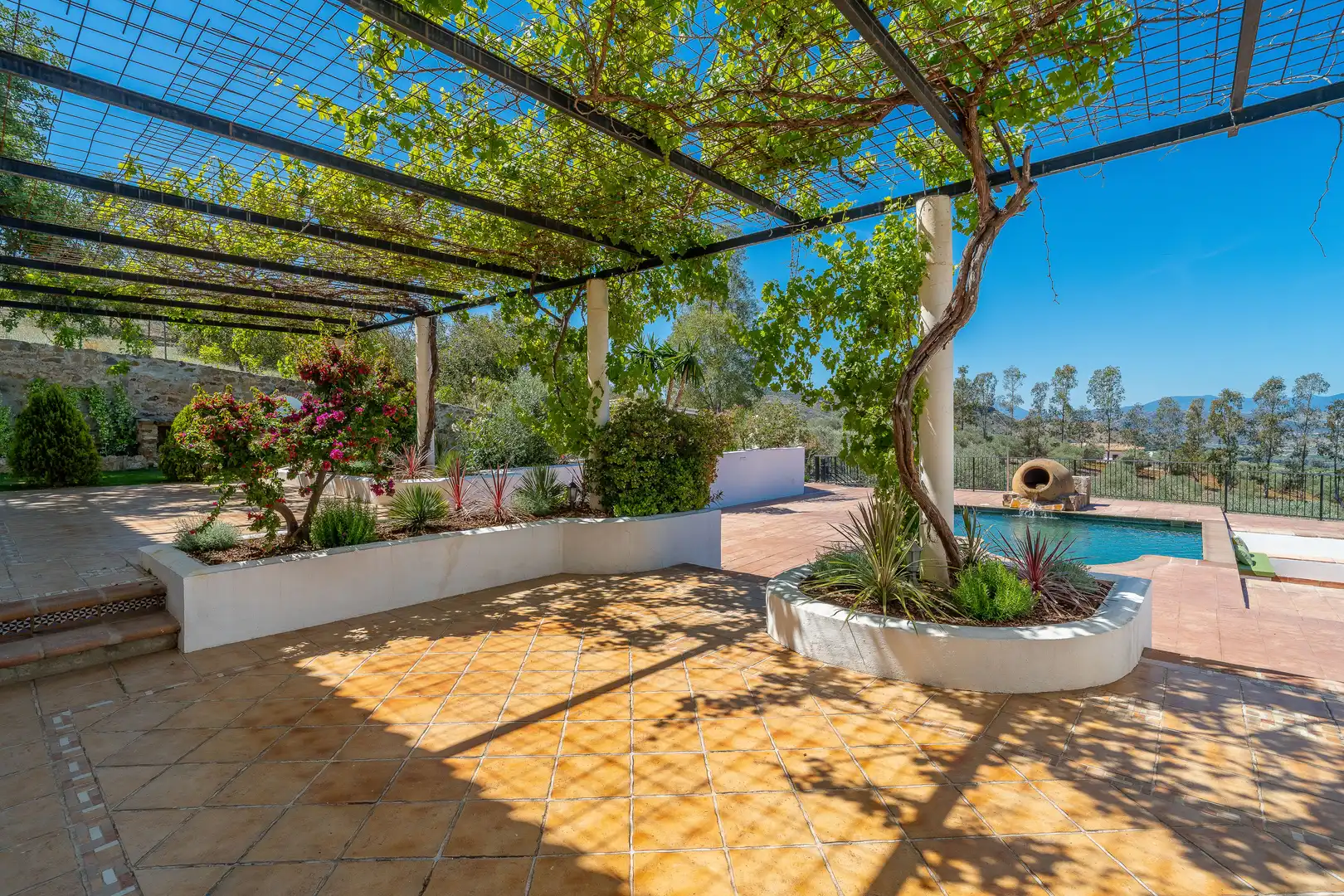 Terrassa de Finca rústica en venda en Álora amb Aire condicionat, Calefacció i Jardí privat