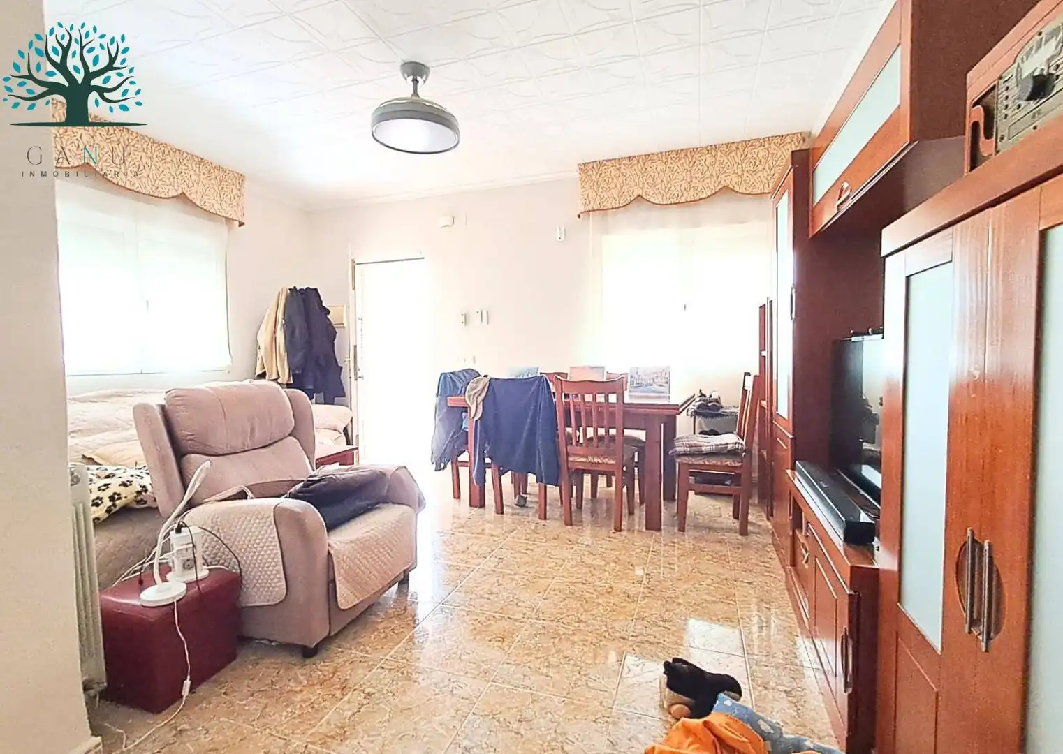 Wohnzimmer von Erdgeschoss zum Verkauf in Mazarrón mit Klimaanlage, Privatgarten und Terrasse
