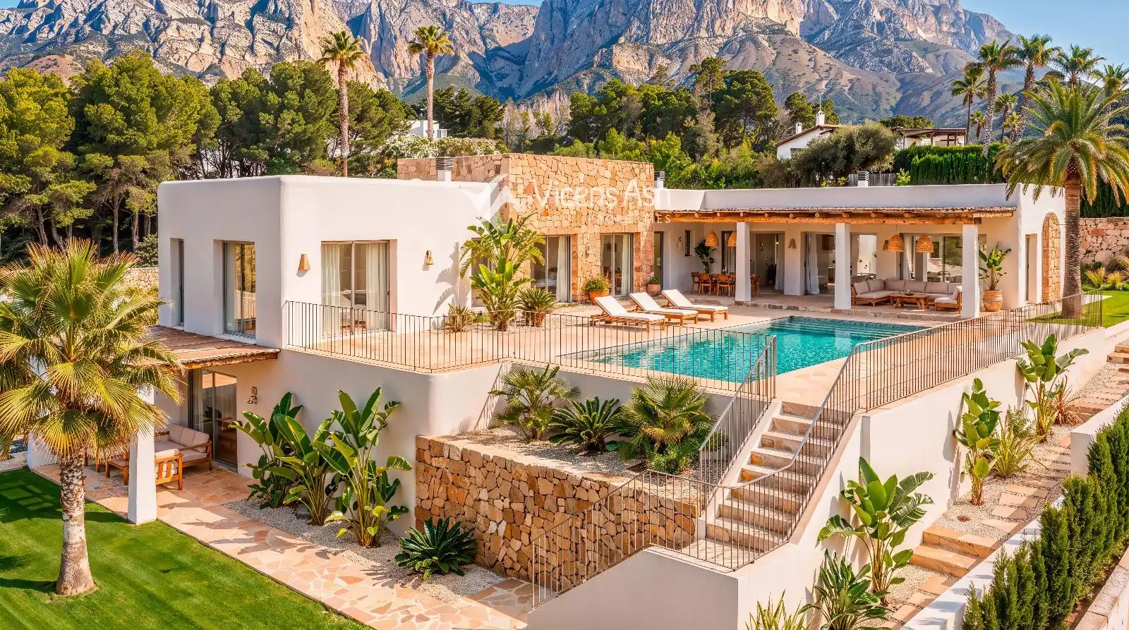 House with pool for sale in Del Tarrac