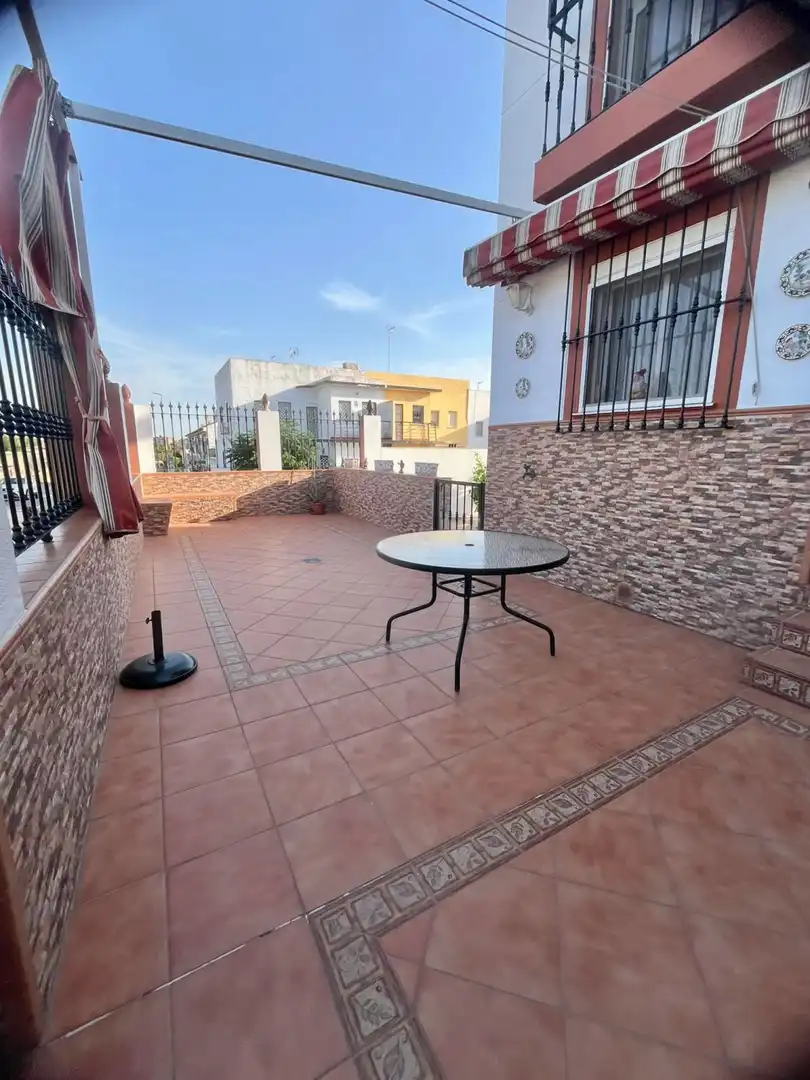 Terrace of Houses for sale in Castilleja de la Cuesta  with Air Conditioner, Heating and Terrace
