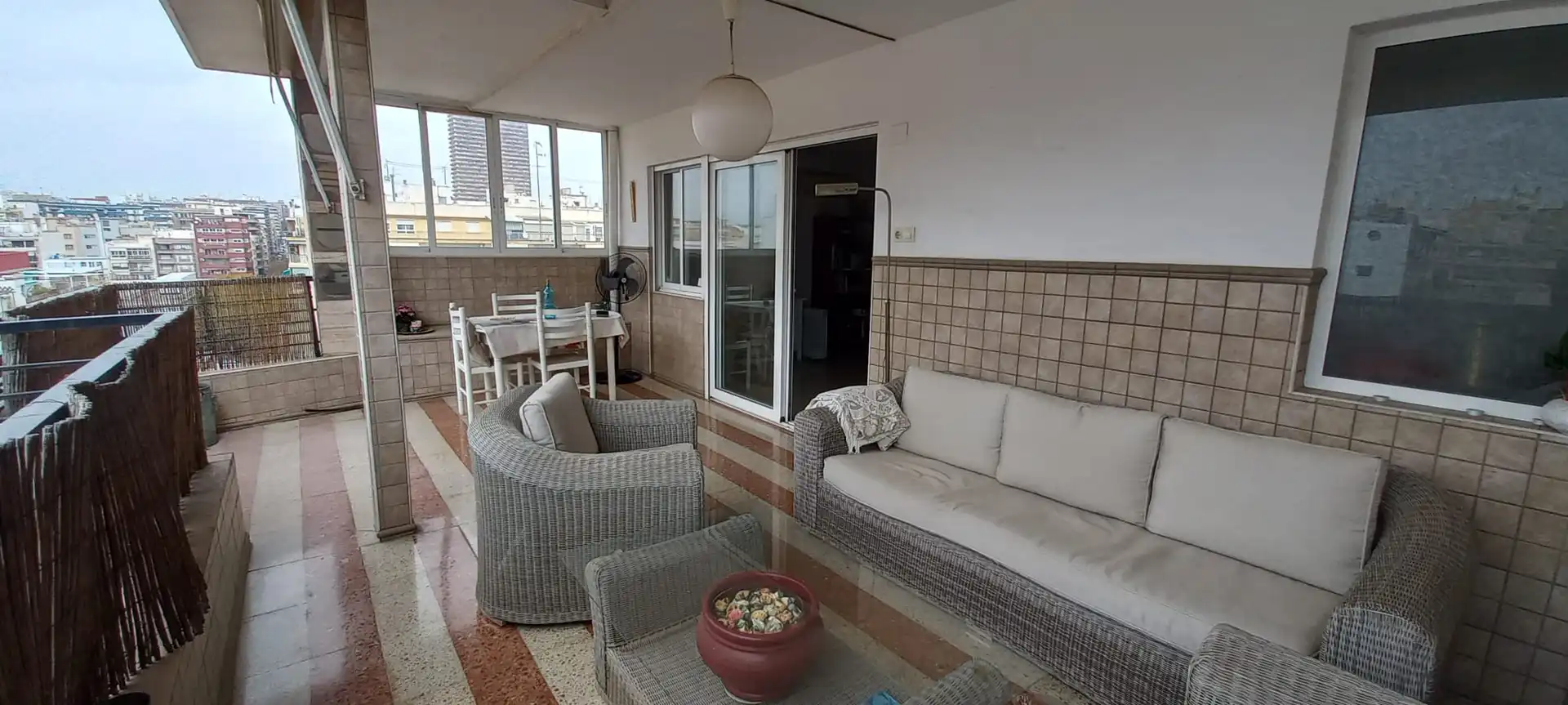 Terrasse von Dachboden zum Verkauf in Alicante / Alacant mit Terrasse, Möbliert und Balkon