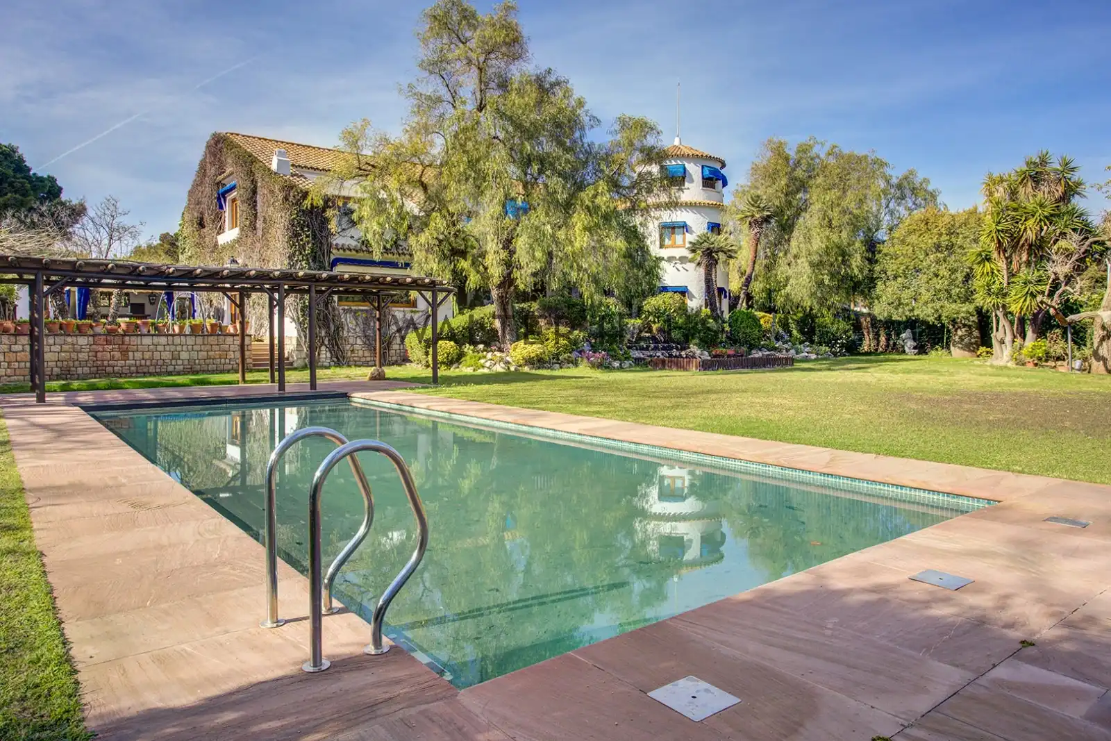 Swimming pool of Houses for sale in Sitges  with Air Conditioner, Heating and Private garden