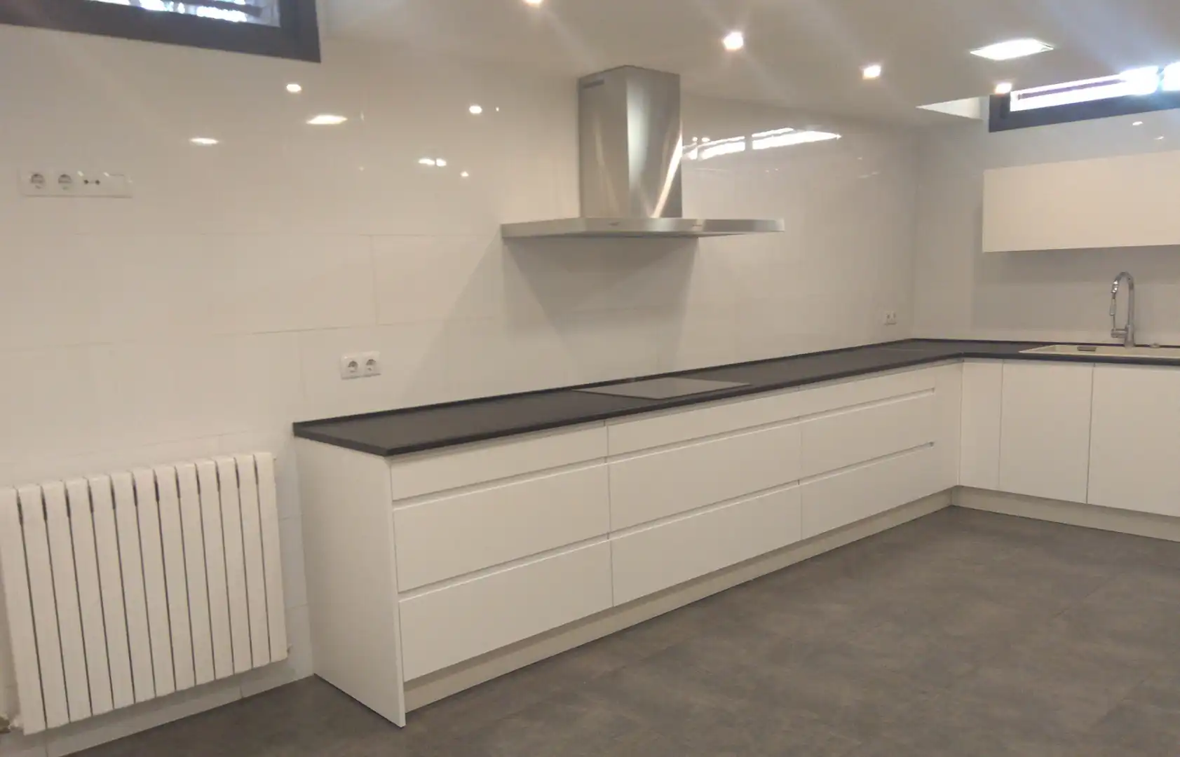 Kitchen of Houses for sale in Zaragoza  with Air Conditioner, Private garden and Parquet flooring