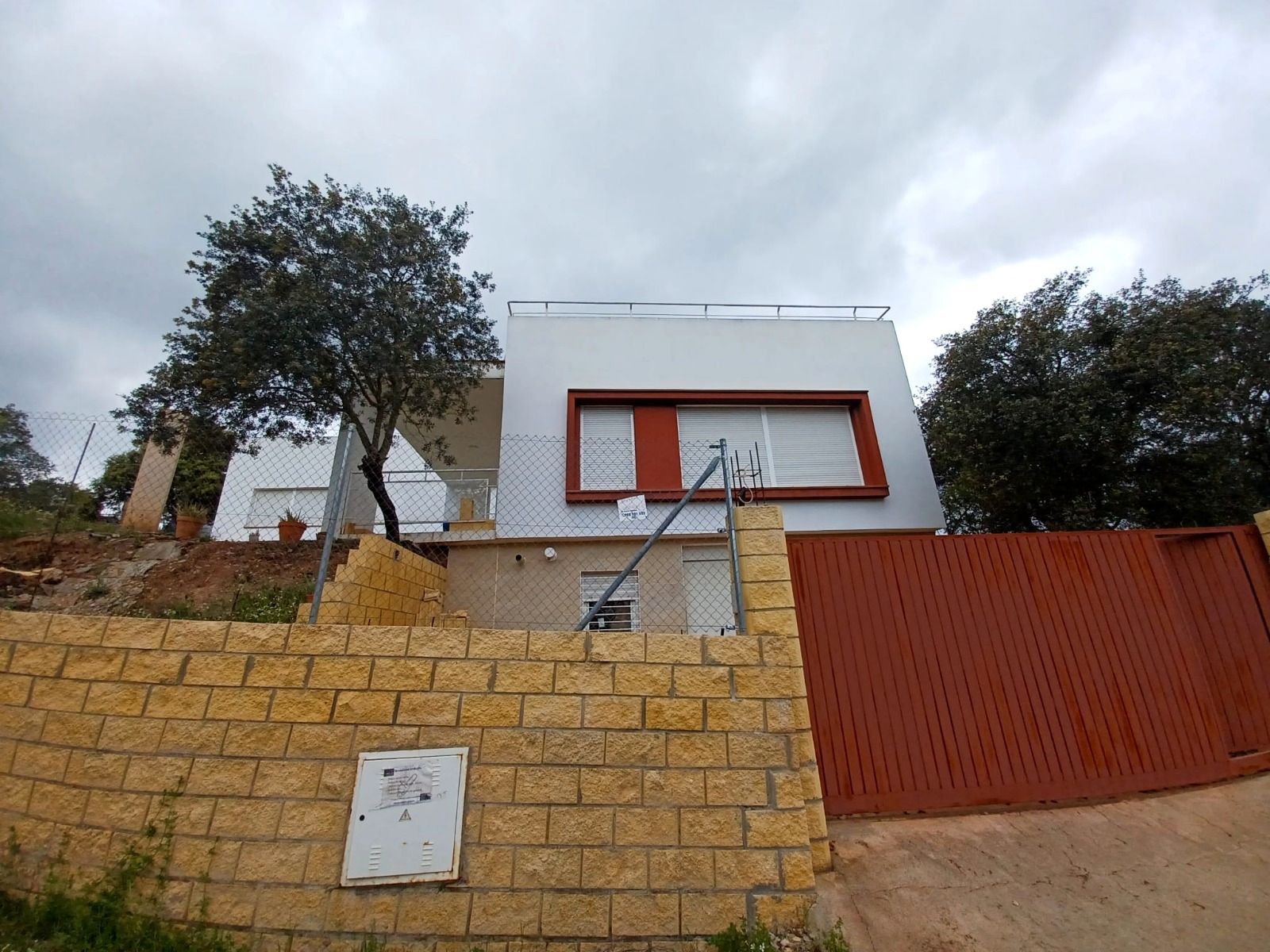 Vista exterior de Finca rústica en venda en Guillena amb Aire condicionat, Jardí privat i Piscina