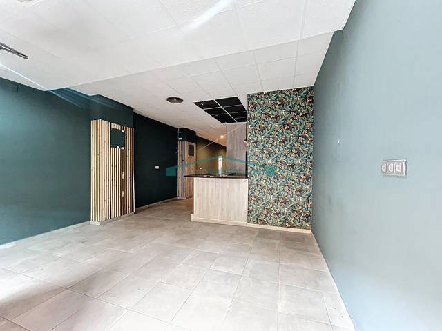 Local comercial en Venta en Tormos