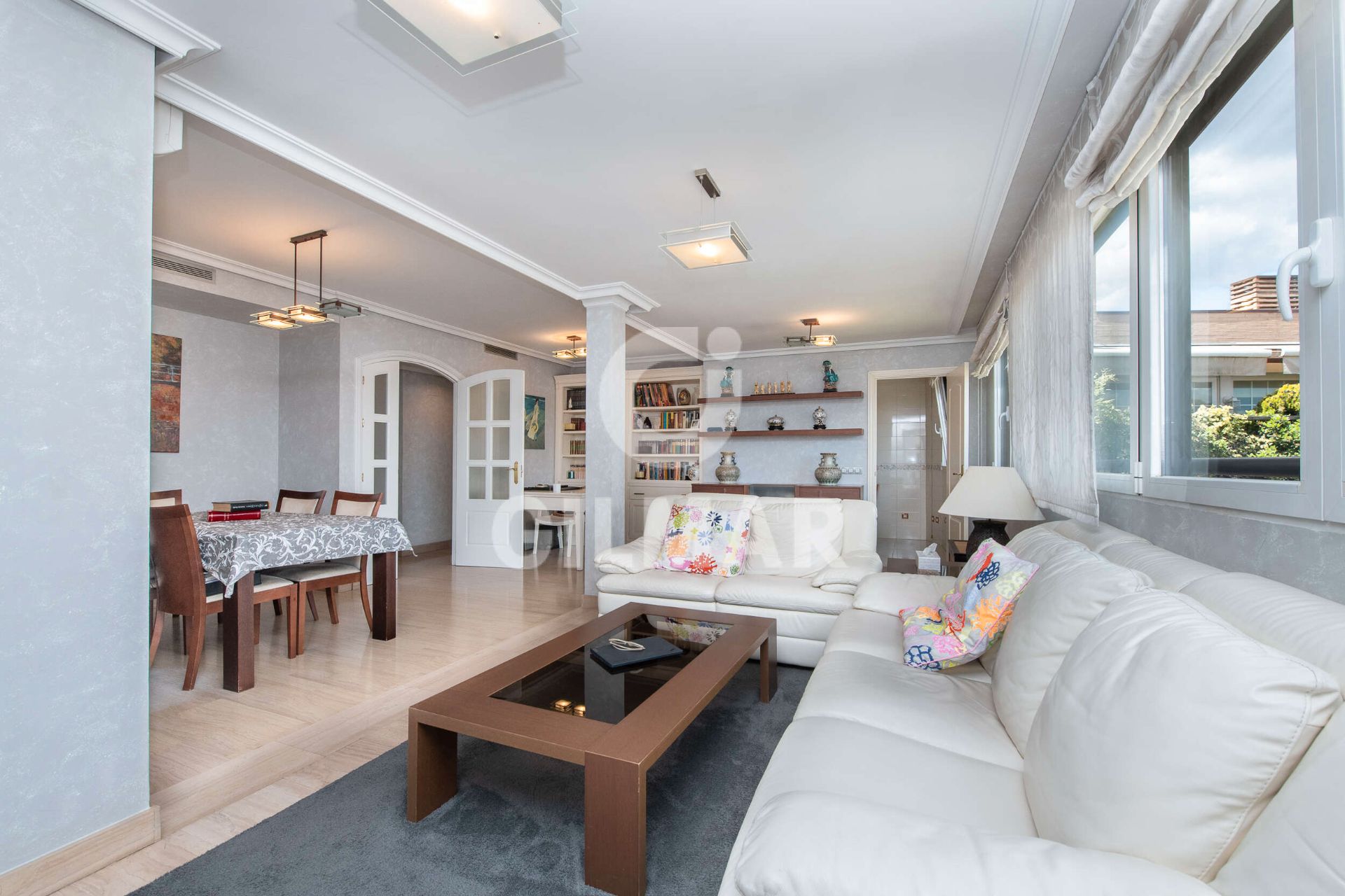 Sala d'estar de Àtic en venda en  Madrid Capital amb Aire condicionat, Jardí privat i Terrassa