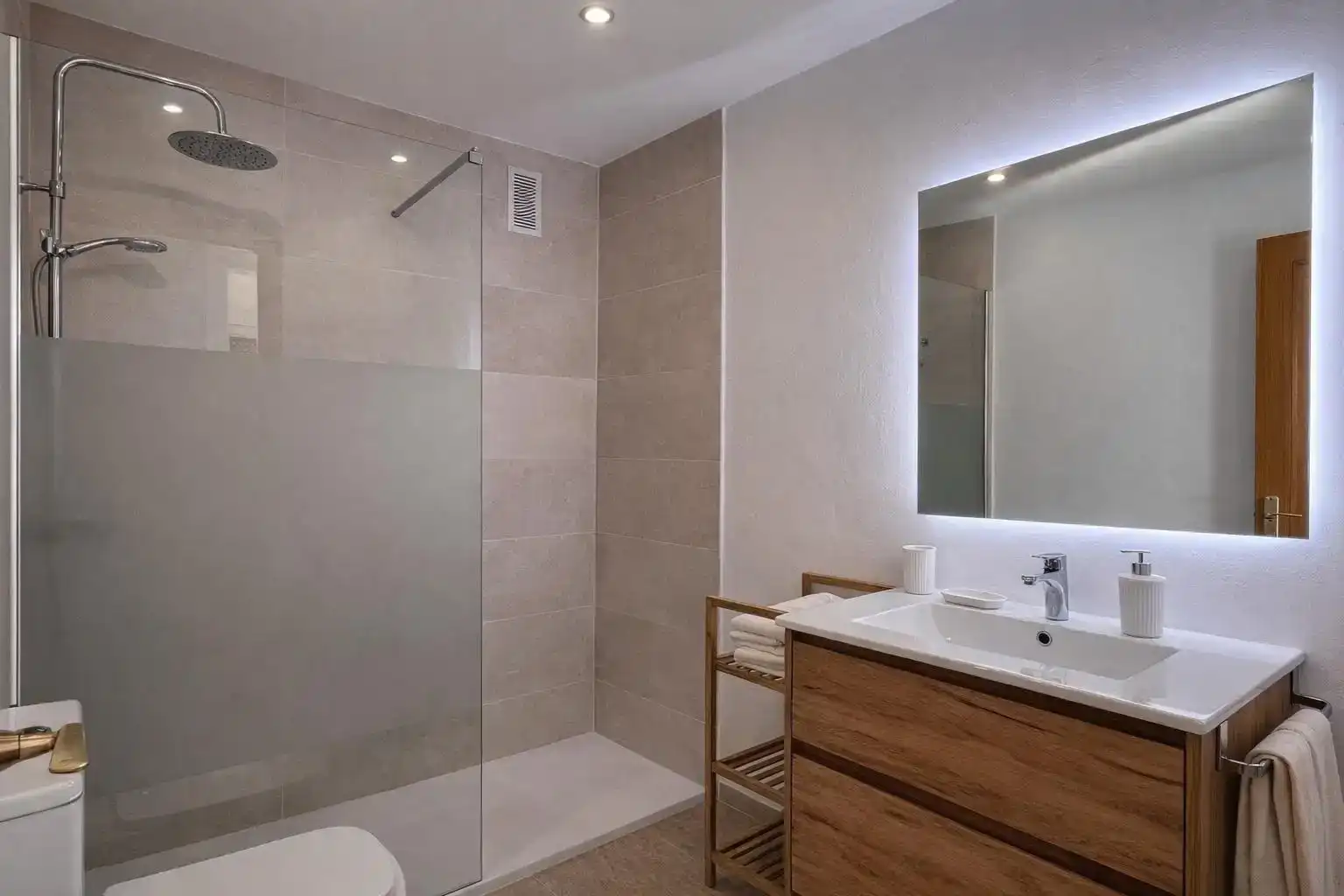 Badezimmer von Wohnungen zum Verkauf in Piles mit Klimaanlage, Schwimmbad und Balkon