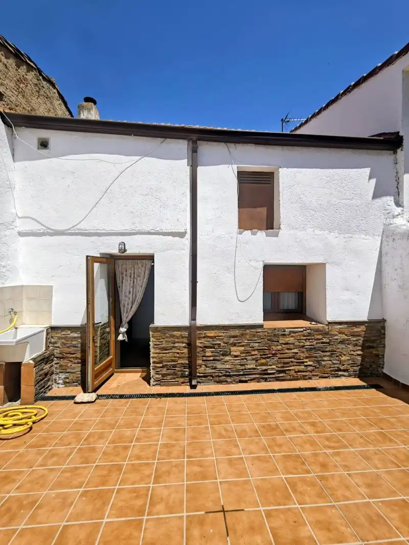 Vista exterior de Casa o xalet en venda en El Espinar amb Calefacció i Jardí privat