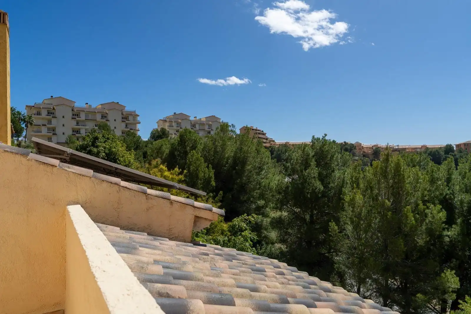 Außenansicht von Einfamilien-Reihenhaus zum Verkauf in Altea mit Klimaanlage, Heizung und Privatgarten