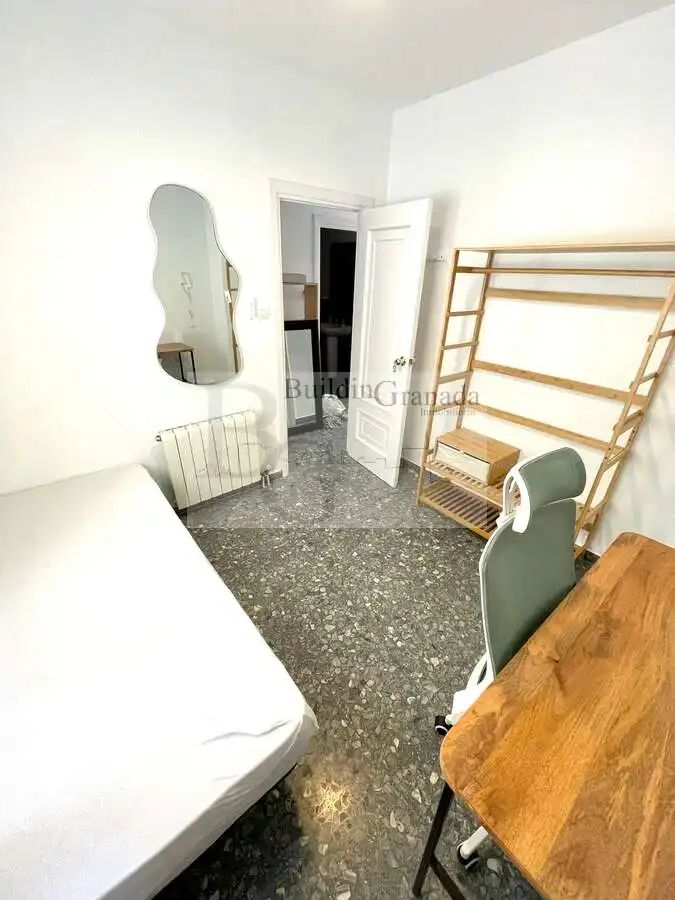 Habitación de Piso de alquiler en Granada con Calefacción, Terraza y Amueblado