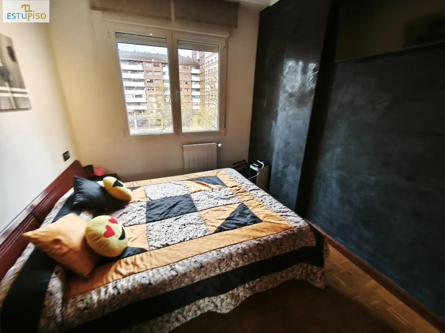 Dormitori de Pis en venda en Vitoria - Gasteiz amb Calefacció, Parquet i Terrassa