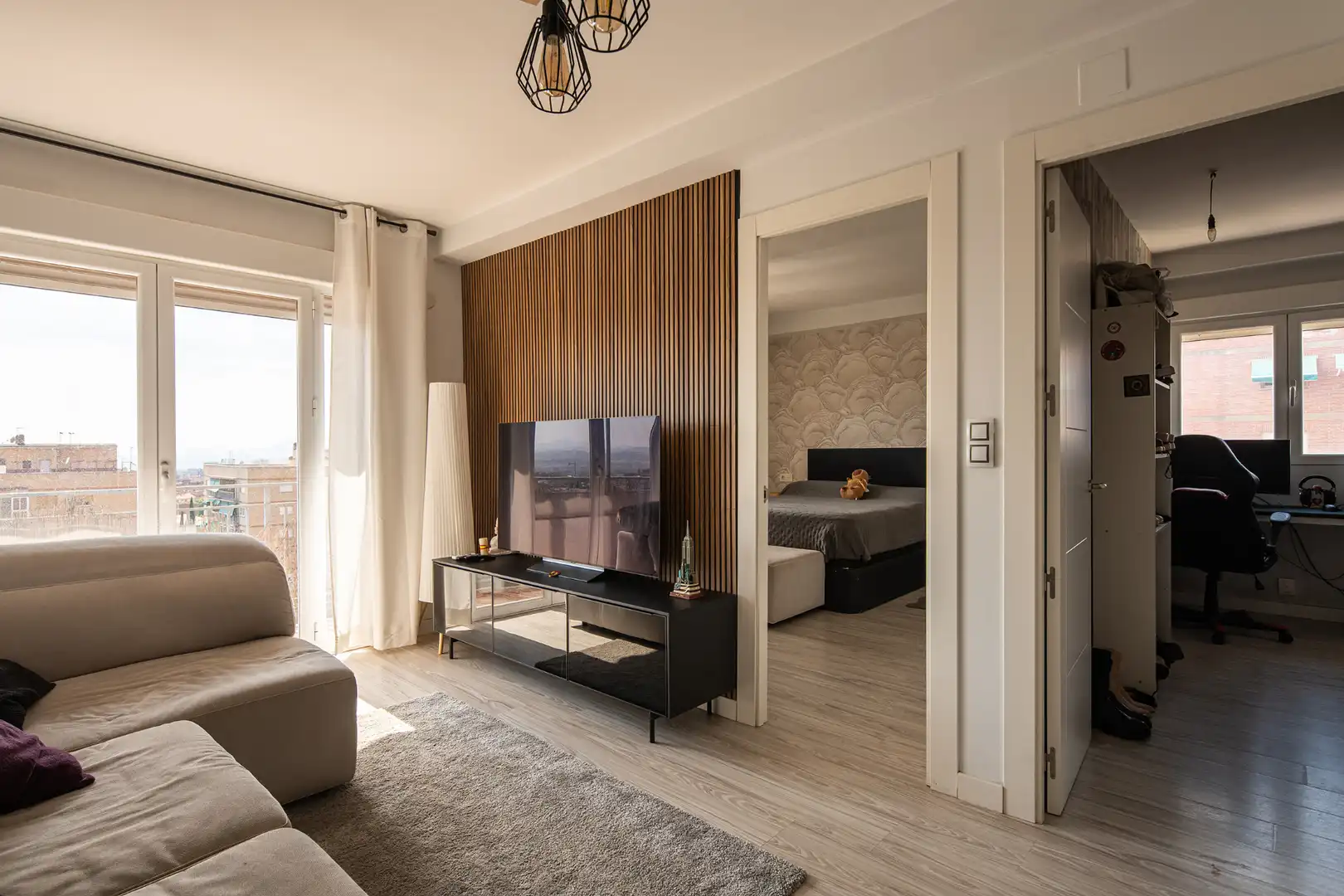 Living room of Flat for sale in Granada  with Air Conditioner, Parquet flooring and Terrace