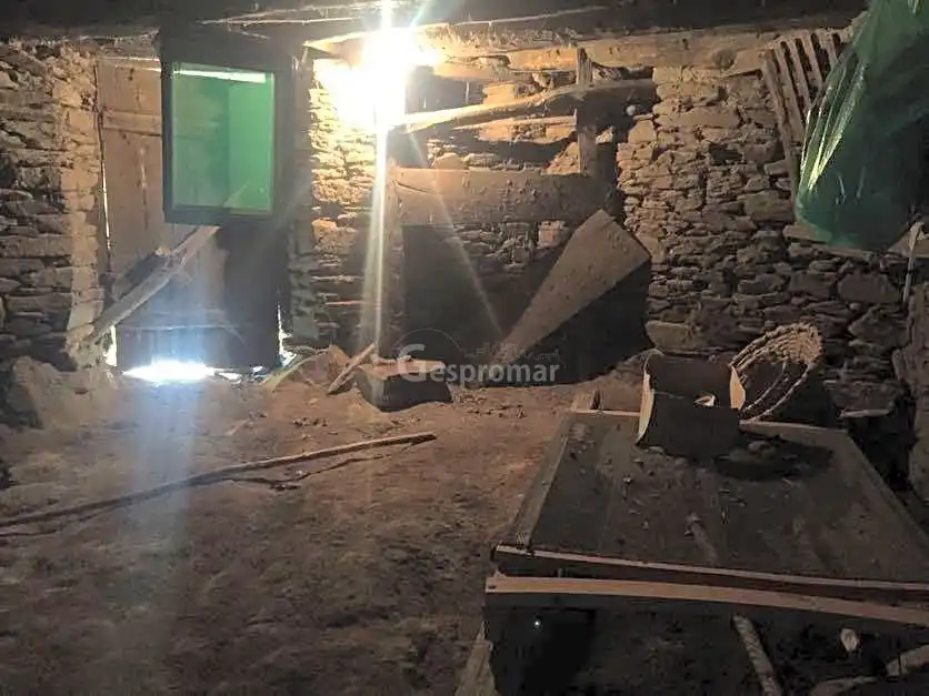 Finca rústica en venta en Ribas de Sil con Jardín privado, Trastero y Amueblado