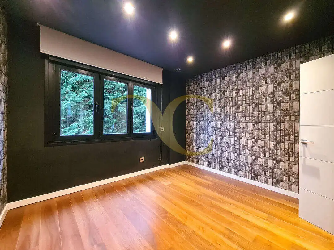 Casa o xalet en venda en Oviedo  amb Calefacció, Jardí privat i Terrassa