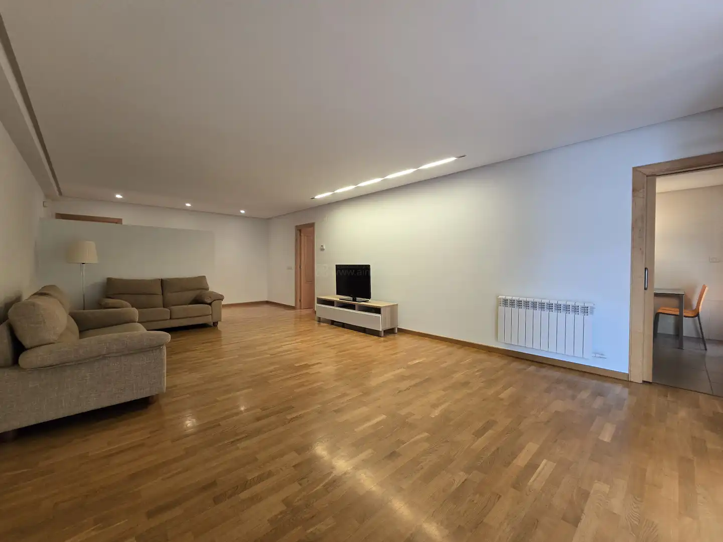 Living room of Flat for sale in  Logroño  with Air Conditioner, Heating and Storage room