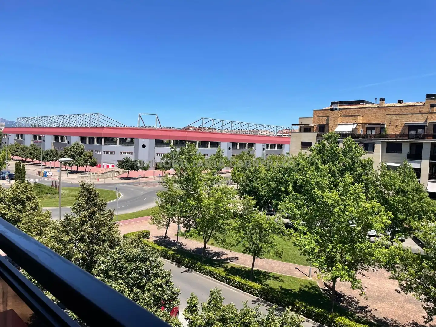 Vista exterior de Apartament de lloguer en  Logroño amb Calefacció, Parquet i Terrassa