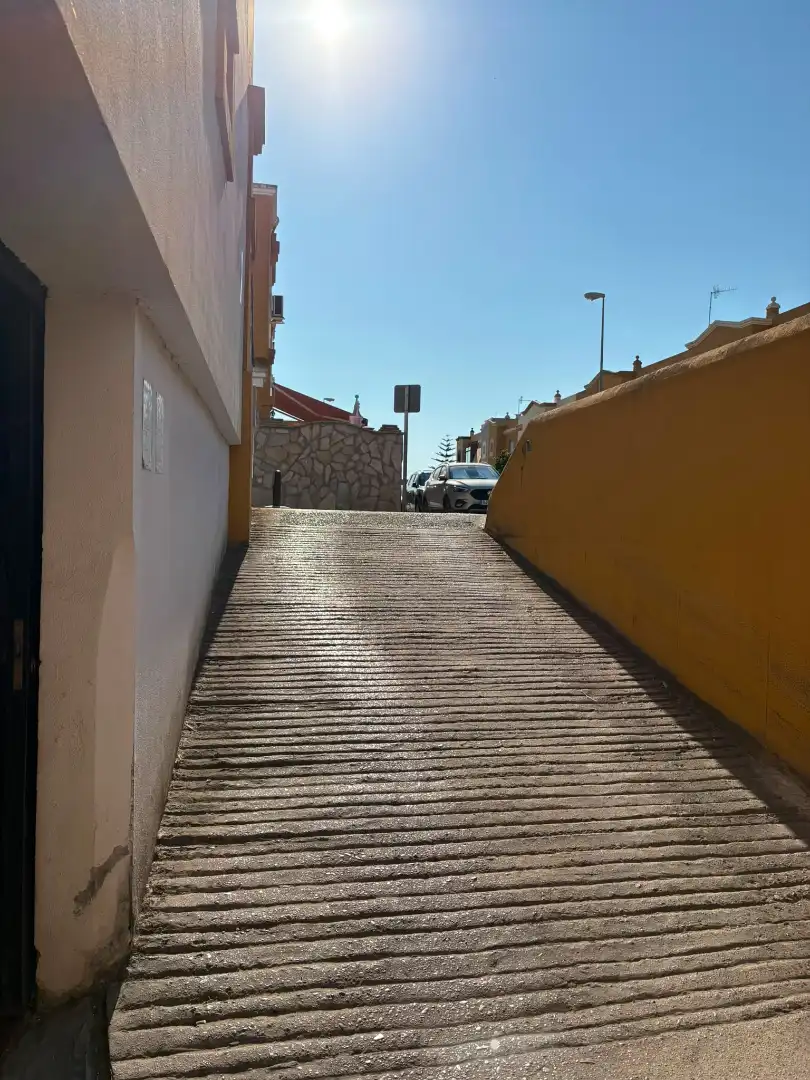 Aparcament amb ascensor en venda a Las Palmeras - Dehesilla, imagen 3