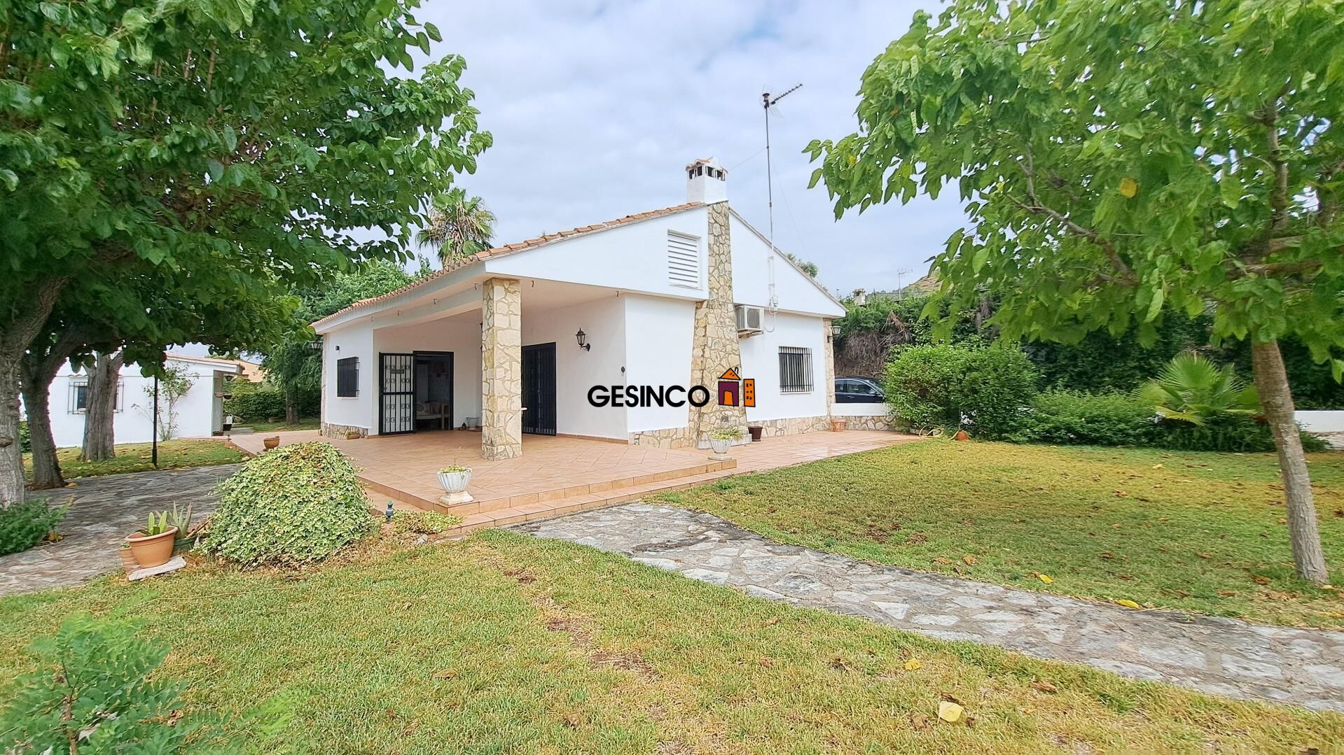Vista exterior de Casa o xalet en venda en Barxeta amb Aire condicionat, Jardí privat i Terrassa