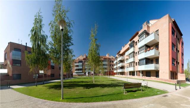 Local comercial en Alquiler en Av Països Catalans en Estadi - Santa Anna