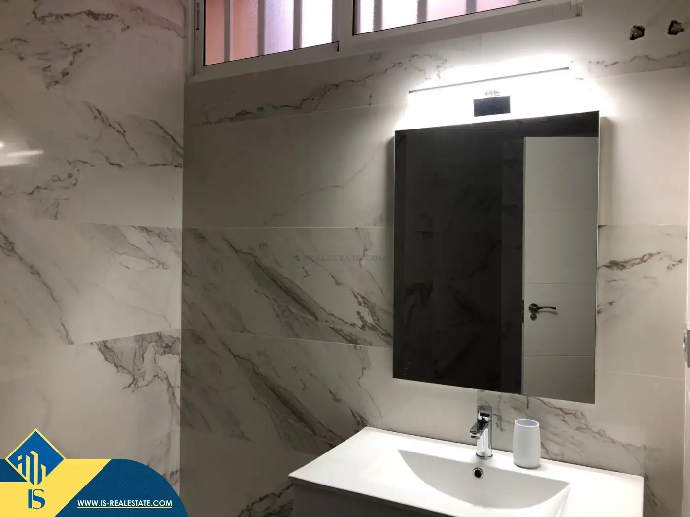 Badezimmer von Haus oder Chalet zur Miete in Torrevieja mit Klimaanlage, Terrasse und Schwimmbad