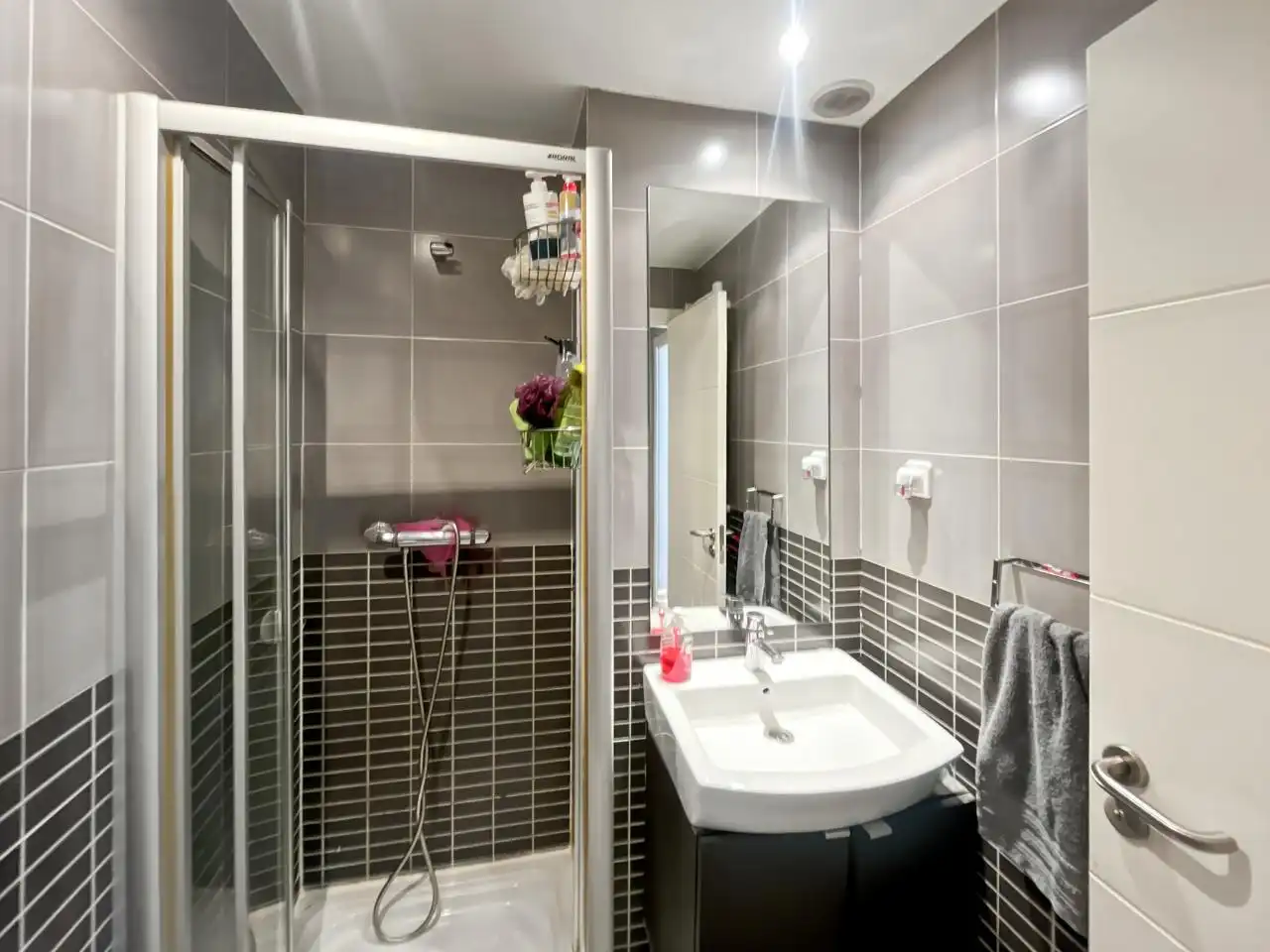 Badezimmer von Wohnung zum Verkauf in Madrid mit Klimaanlage, Heizung und Abstellraum