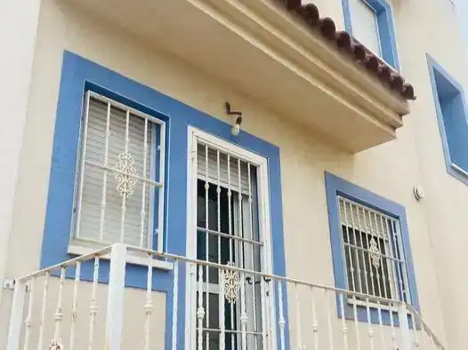 Vista exterior de Casa o xalet en venda en Bigastro amb Piscina i Balcó