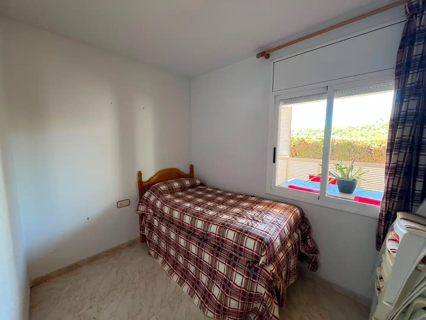 Schlafzimmer von Haus oder Chalet zum Verkauf in Roda de Berà mit Heizung, Privatgarten und Terrasse