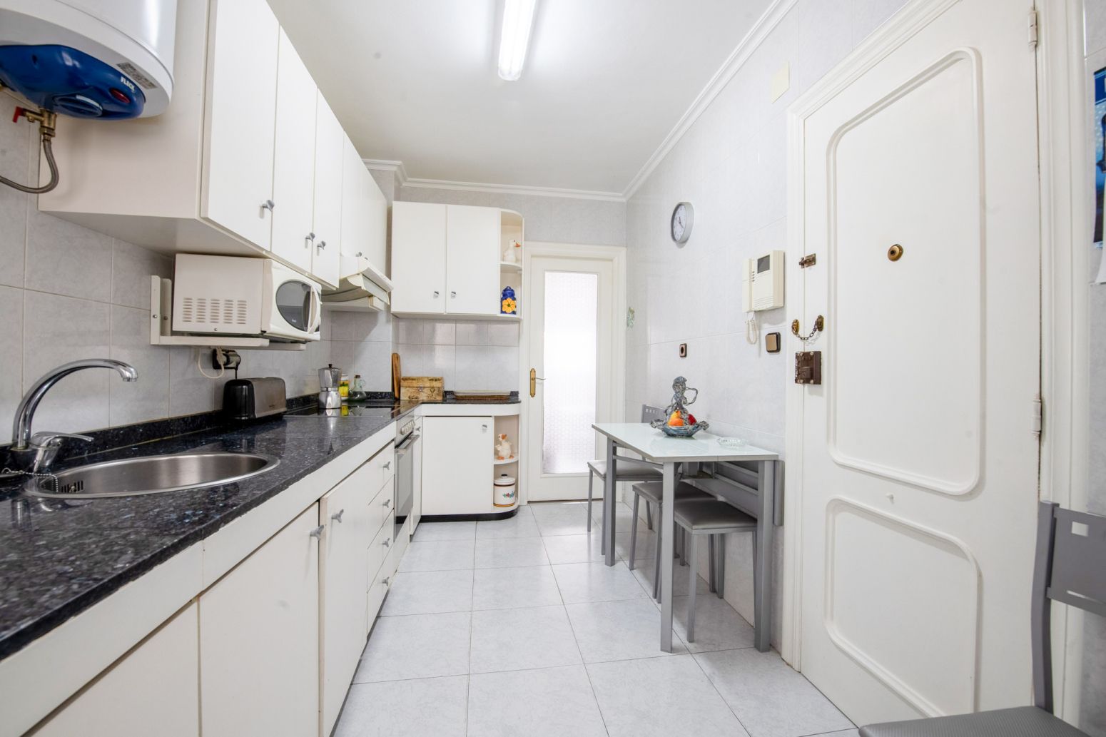 Cocina de Piso en venta en Santander con Calefacción, Trastero y Amueblado