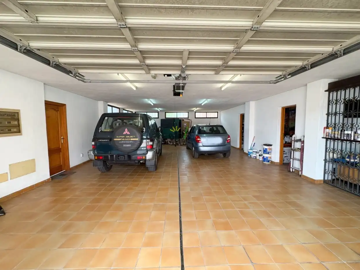 Aparcament de Casa o xalet en venda en Santa Cruz de Tenerife amb Terrassa, Traster i Piscina